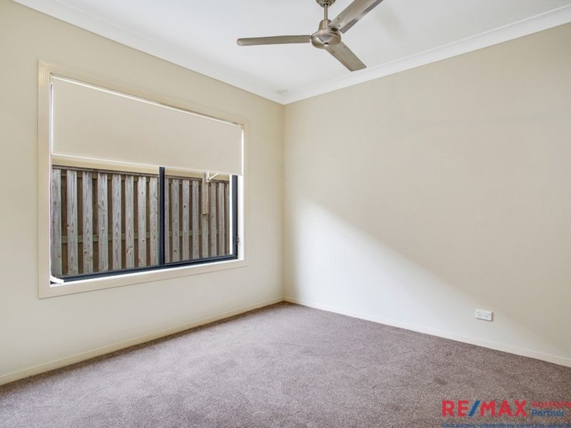 Photo - Unit 1/22 Lantau Crescent, Varsity Lakes QLD 4227 - Image 6