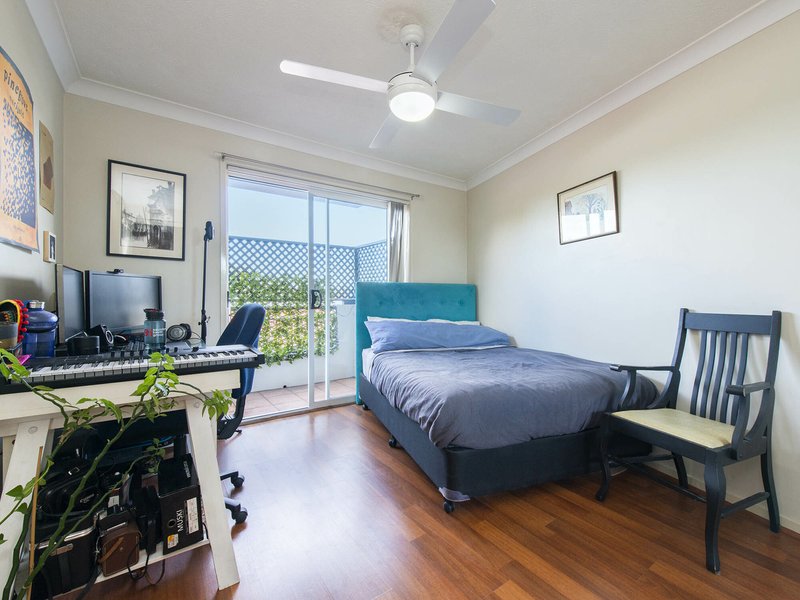 Photo - Unit 12/239 Shafston Ave , Kangaroo Point QLD 4169 - Image 10