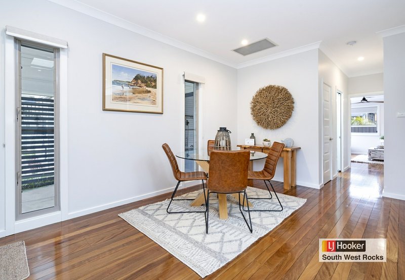 Photo - Unit 1,2,3 & 4/22-24 Mcintyre Street, South West Rocks NSW 2431 - Image 12