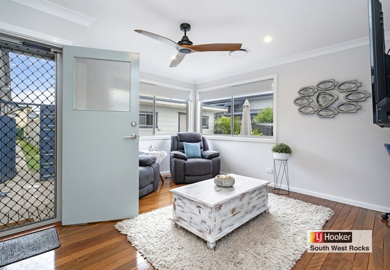 Photo - Unit 1,2,3 & 4/22-24 Mcintyre Street, South West Rocks NSW 2431 - Image 14