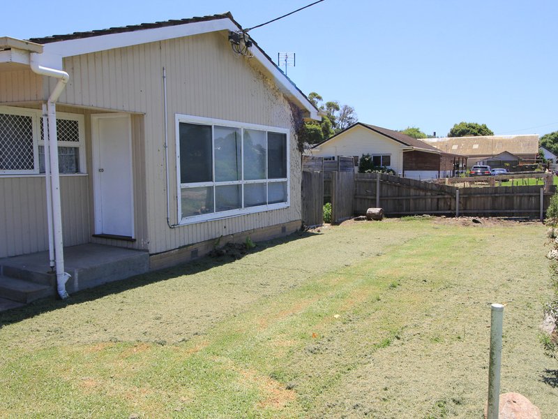 Photo - Unit 1/28 Paynesville Road, Bairnsdale VIC 3875 - Image 9