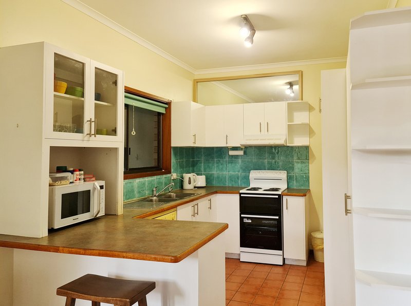 Photo - Unit 12/81-83 Miller Street, Urangan QLD 4655 - Image 2