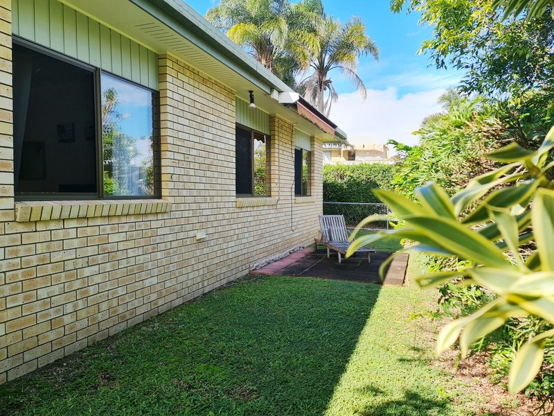 Photo - Unit 12/81-83 Miller Street, Urangan QLD 4655 - Image 6