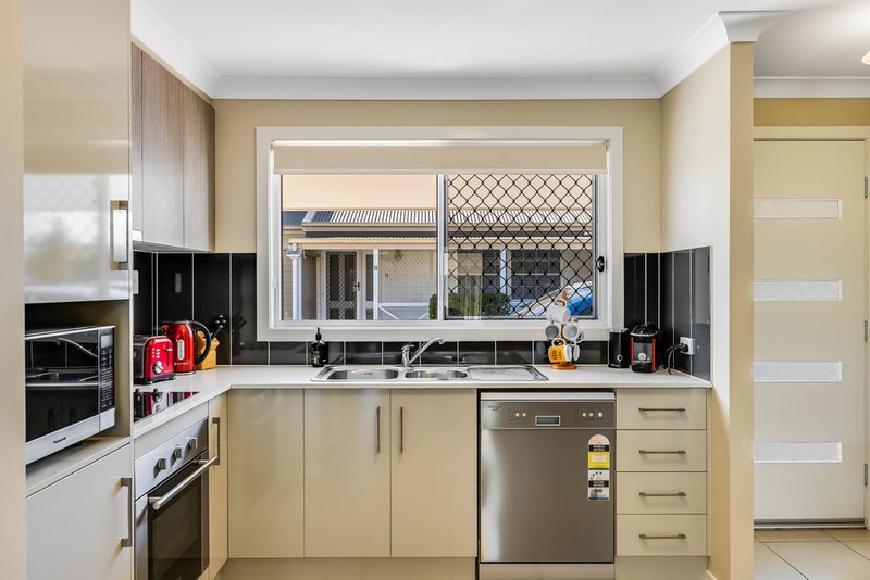 Photo - Unit 12/90 Glenvale Road, Glenvale QLD 4350 - Image 4