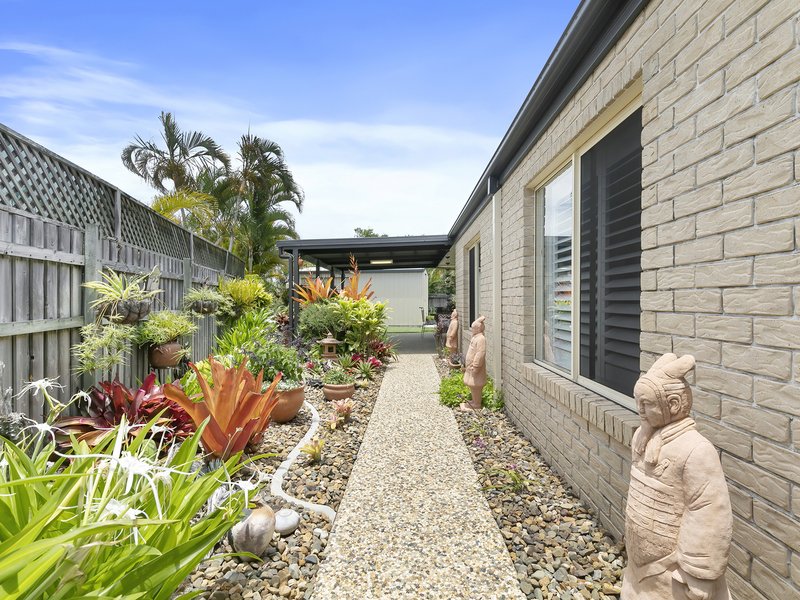 Photo - Unit 1/3 Headsail Dr , Banksia Beach QLD 4507 - Image 19