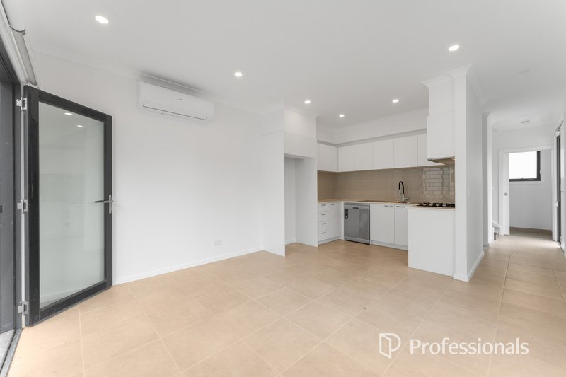 Photo - Unit 1/30 Arthur Street, Ashwood VIC 3147 - Image 3