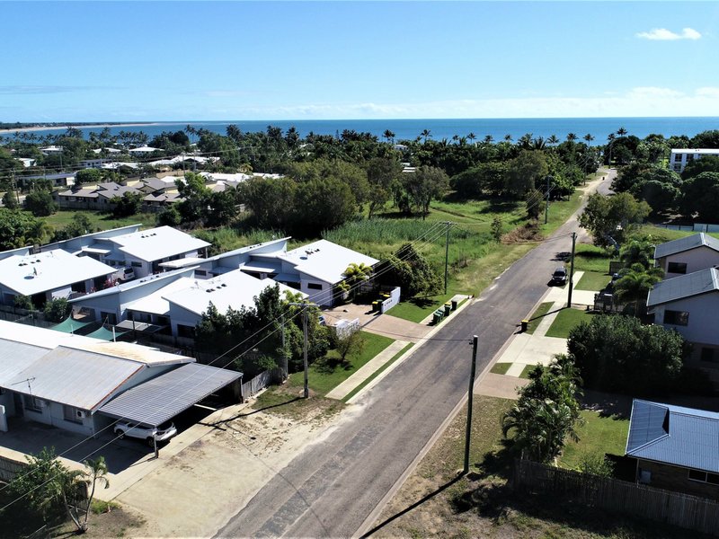 Photo - Unit 1/31 St Kilda Street, Bowen QLD 4805 - Image 3