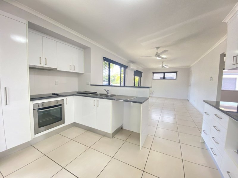 Photo - Unit 1/31 St Kilda Street, Bowen QLD 4805 - Image 4