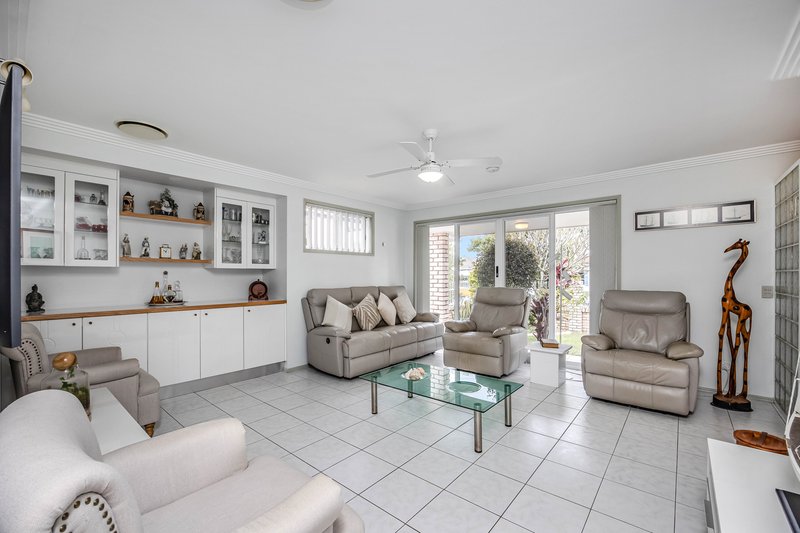 Photo - Unit 1/33 Nankeen Ave , Paradise Point QLD 4216 - Image 4