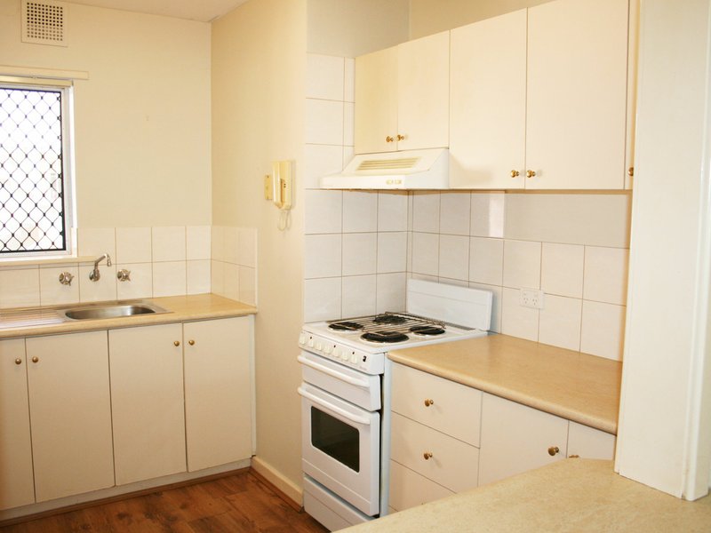 Photo - Unit 13/4 Canham Way, Orelia WA 6167 - Image 3