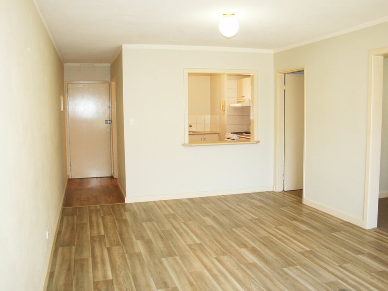 Photo - Unit 13/4 Canham Way, Orelia WA 6167 - Image 4