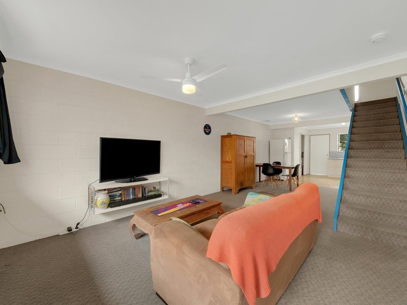 Photo - Unit 1/4 Elizabeth Street, Tannum Sands QLD 4680 - Image 8