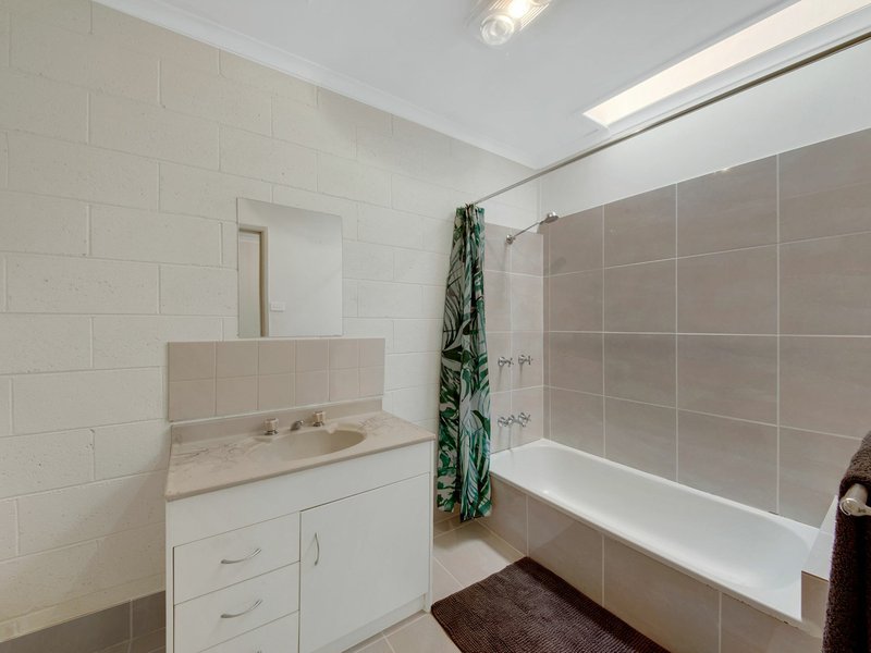 Photo - Unit 1/4 Elizabeth Street, Tannum Sands QLD 4680 - Image 11