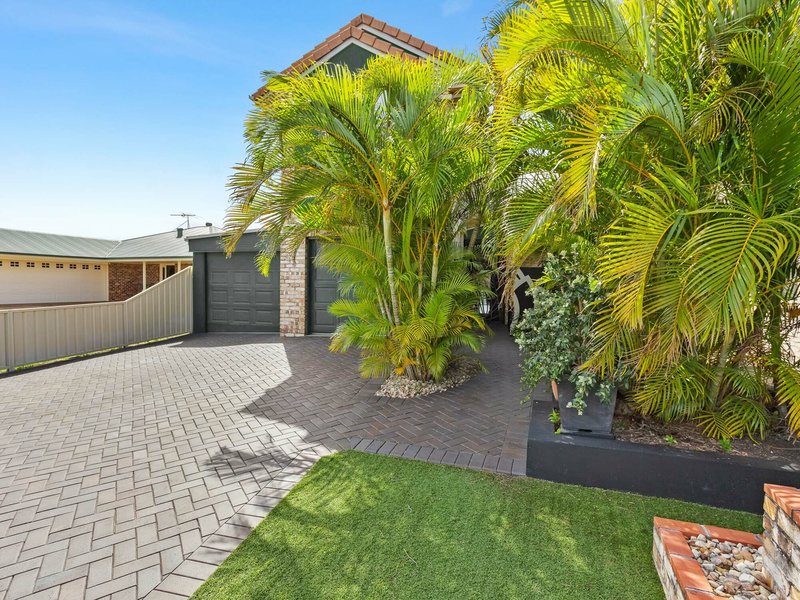 Photo - Unit 1/40 Port Dr , Banksia Beach QLD 4507 - Image 3