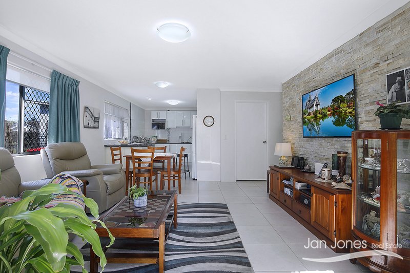 Photo - Unit 1/414 Oxley Ave , Redcliffe QLD 4020 - Image 2