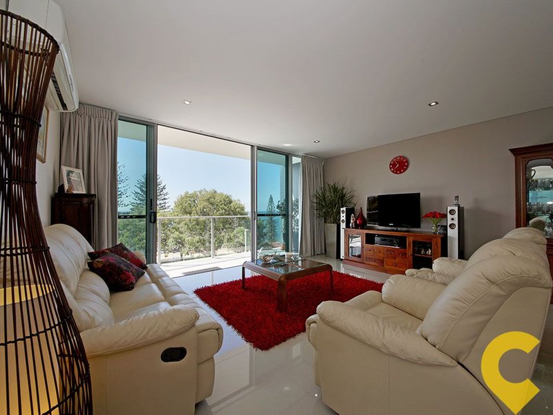 Photo - Unit 14/17 Marine Parade, Redcliffe QLD 4020 - Image 7