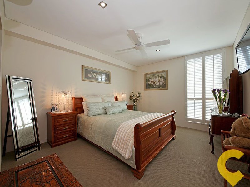 Photo - Unit 14/17 Marine Parade, Redcliffe QLD 4020 - Image 9