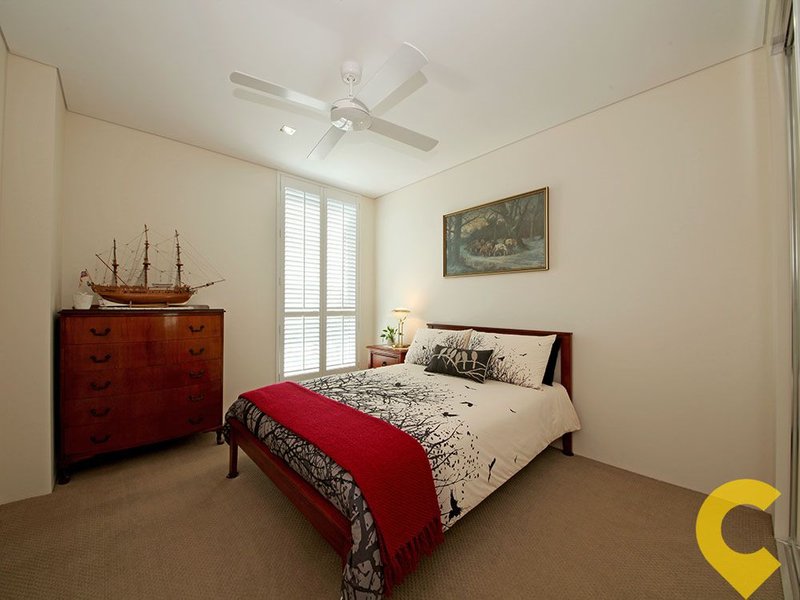 Photo - Unit 14/17 Marine Parade, Redcliffe QLD 4020 - Image 10