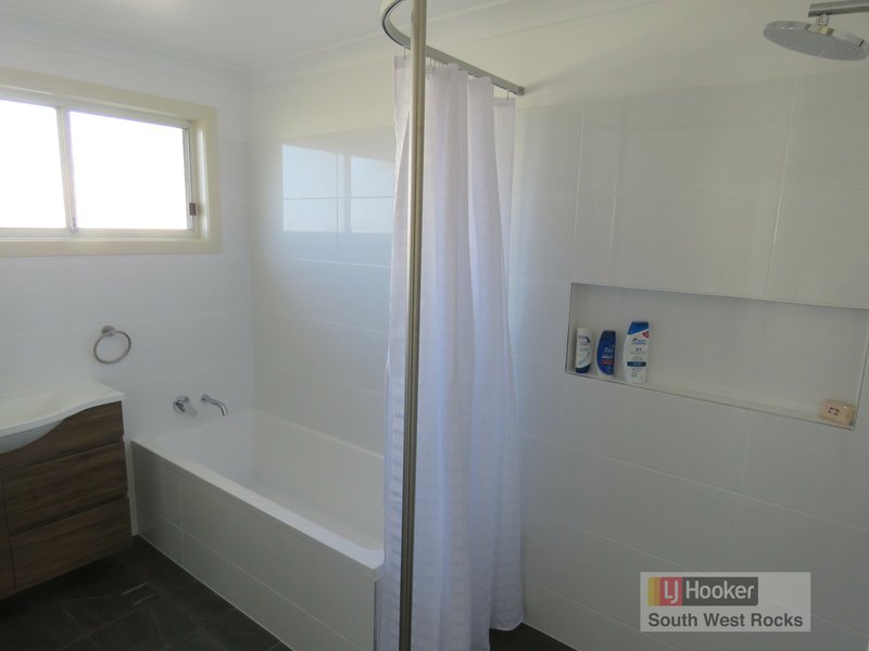 Photo - Unit 1/48 Sturt Street, South West Rocks NSW 2431 - Image 13