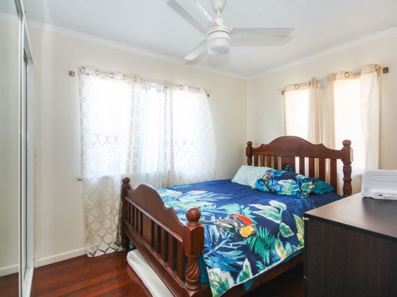 Photo - Unit 1/5 Hill Parade, Clontarf QLD 4019 - Image 5