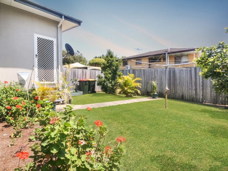 Photo - Unit 1/5 Hill Parade, Clontarf QLD 4019 - Image 8