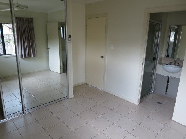 Photo - Unit 1/5 Transmission Street, Rocky Point QLD 4874 - Image 12