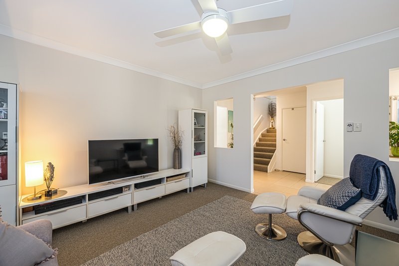 Photo - Unit 1/55 Marina Bvd , Banksia Beach QLD 4507 - Image 7