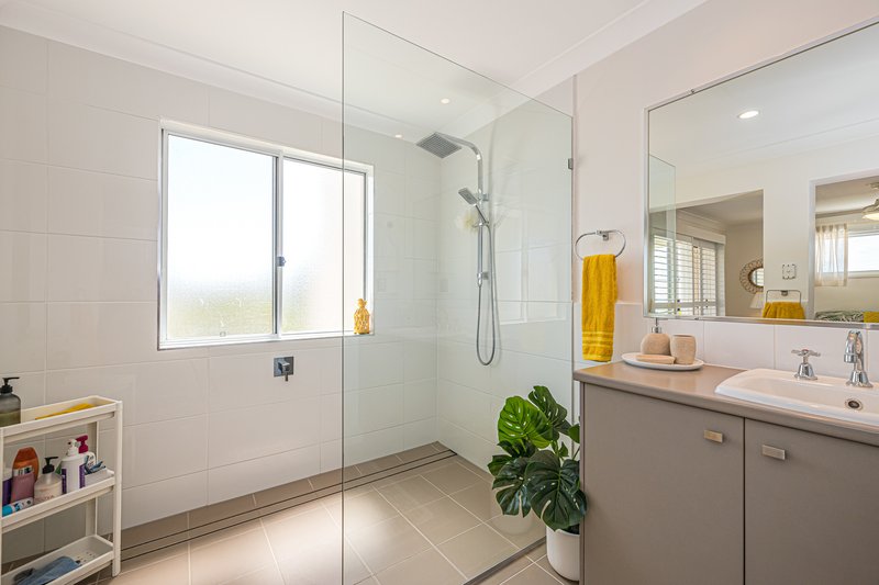 Photo - Unit 1/55 Marina Bvd , Banksia Beach QLD 4507 - Image 9