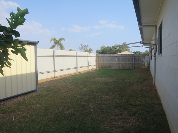 Photo - Unit 1/6 Transmission Street, Rocky Point QLD 4874 - Image 2