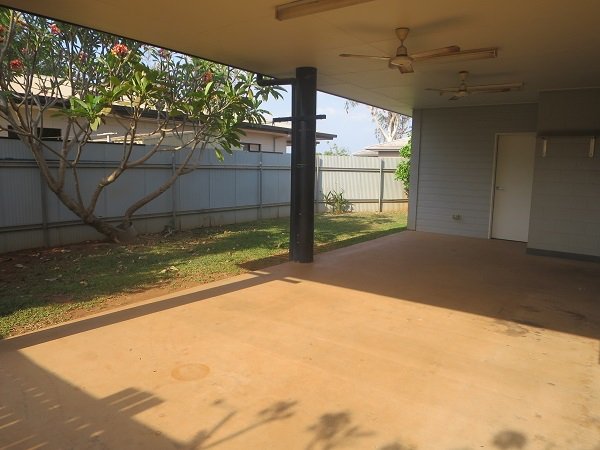 Photo - Unit 1/6 Transmission Street, Rocky Point QLD 4874 - Image 4