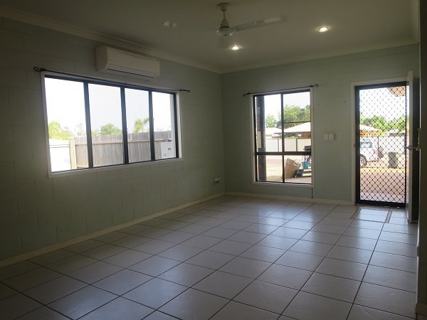 Photo - Unit 1/6 Transmission Street, Rocky Point QLD 4874 - Image 6