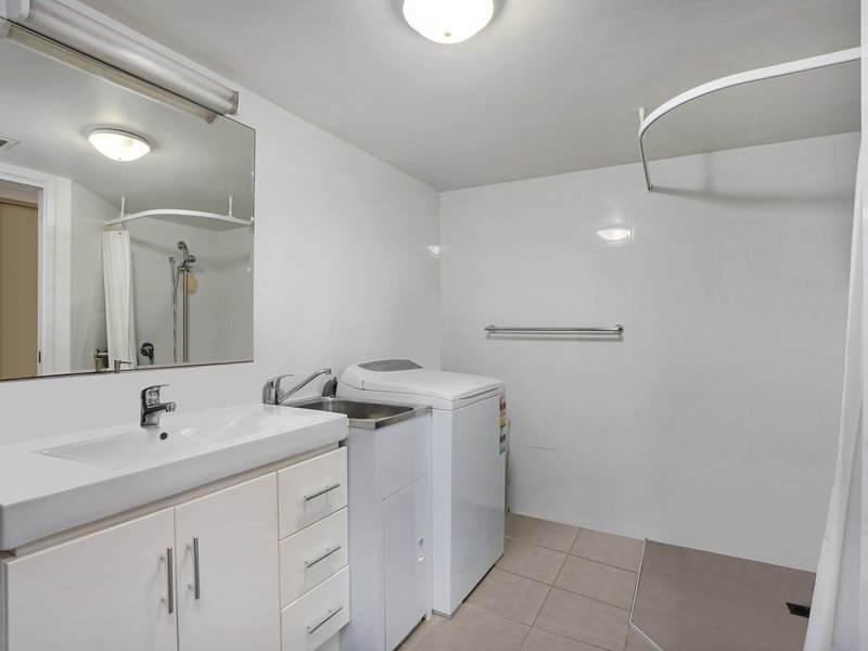 Photo - Unit 1/61 Bauer Street, Southport QLD 4215 - Image 11