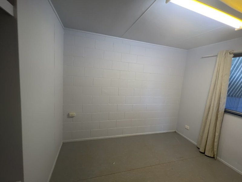 Photo - Unit 1/66 Circular Way, Trunding QLD 4874 - Image 30