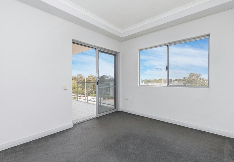 Photo - Unit 16/88 Lakeside Drive, Joondalup WA 6027 - Image 6