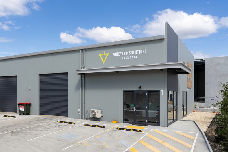 Photo - Unit 1/7 Abernant Way, Cambridge TAS 7170 - Image 1