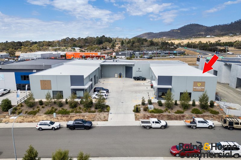 Photo - Unit 1/7 Abernant Way, Cambridge TAS 7170 - Image 2