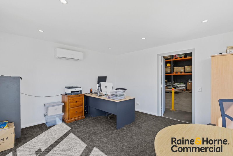 Photo - Unit 1/7 Abernant Way, Cambridge TAS 7170 - Image 3