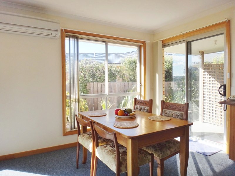 Photo - Unit 1/7 Heather Place, St Helens TAS 7216 - Image 3