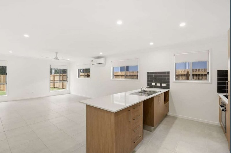 Photo - Unit 1/71 Jones Street, Rothwell QLD 4022 - Image 2
