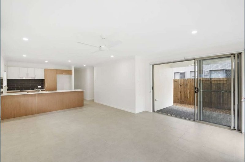 Photo - Unit 1/71 Jones Street, Rothwell QLD 4022 - Image 4