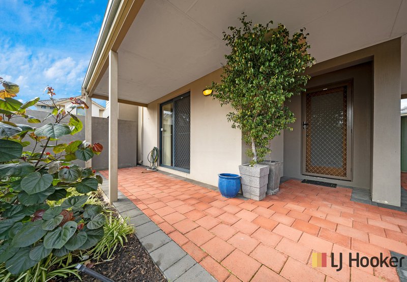 Photo - Unit 17/40 Hollins Bend, Madeley WA 6065 - Image 2