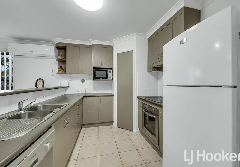 Photo - Unit 1/79 Col Brown Avenue, Clinton QLD 4680 - Image 4