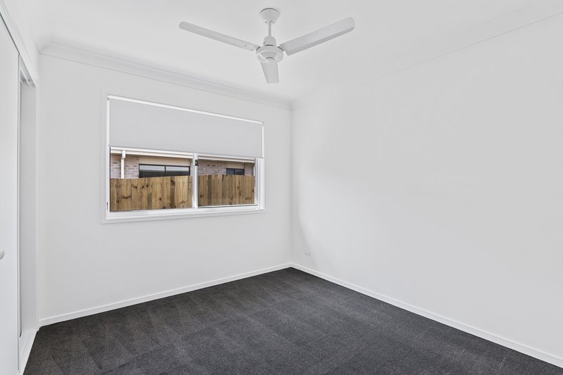 Photo - Unit 1/8 Corinne Place, Dugandan QLD 4310 - Image 5