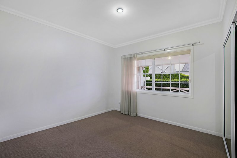 Photo - Unit 1/90 Glenvale Road, Harristown QLD 4350 - Image 9