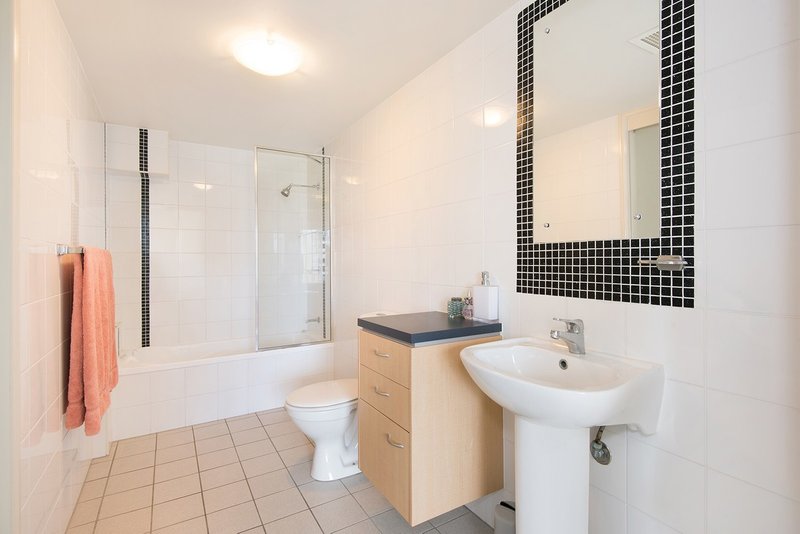 Photo - Unit 19/19 Thorn Street, Kangaroo Point QLD 4169 - Image 9