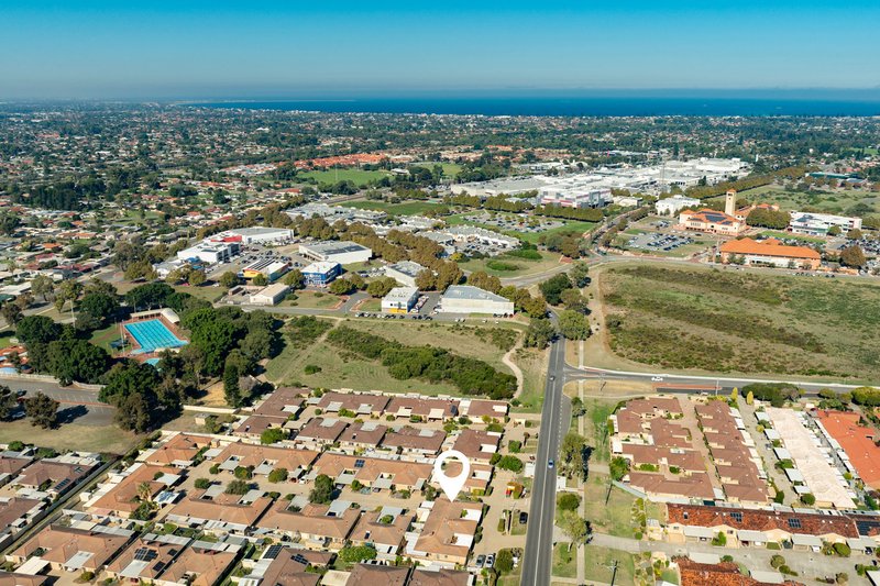 Photo - Unit 1/96 Simpson Avenue, Rockingham WA 6168 - Image 2