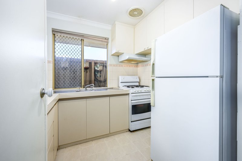 Photo - Unit 1/96 Simpson Avenue, Rockingham WA 6168 - Image 7