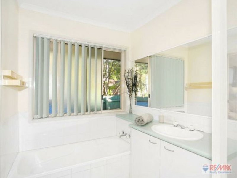 Photo - Unit 2 / 1 Elanda Court, Kuluin QLD 4558 - Image 10