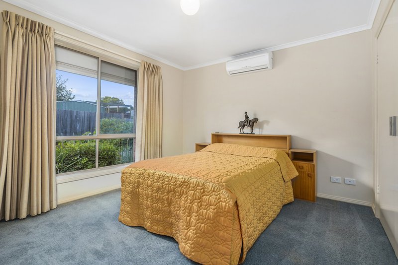 Photo - Unit 2, 1939 Mt Macedon Road, Woodend VIC 3442 - Image 4