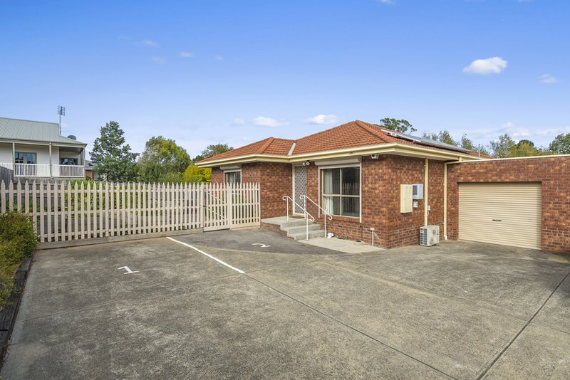 Photo - Unit 2, 1939 Mt Macedon Road, Woodend VIC 3442 - Image 8